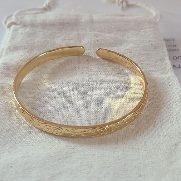 Our Spare Change Floral Cuff 18k Gold Plated Brass - Picture 4 of 7